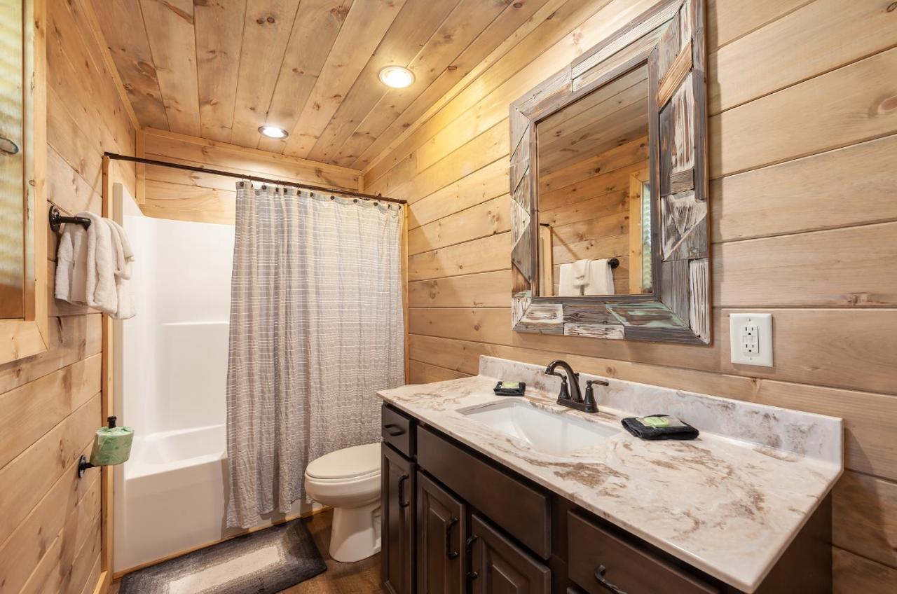 Thunder Mountain Lodge Cabin Sevierville Exterior photo