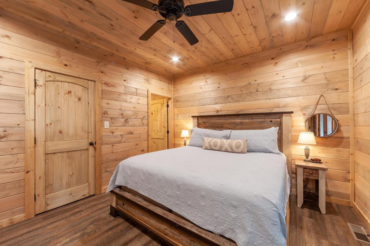 Thunder Mountain Lodge Cabin Sevierville Exterior photo
